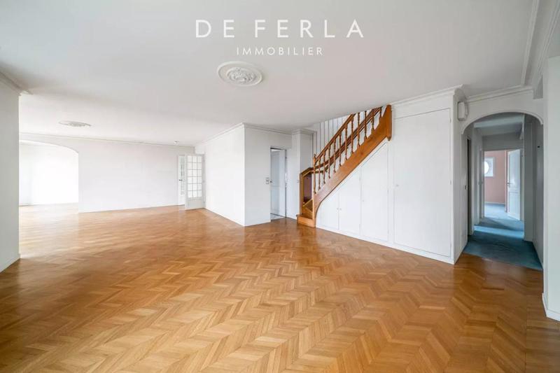 Appartement - 213 m² - 6 pièces