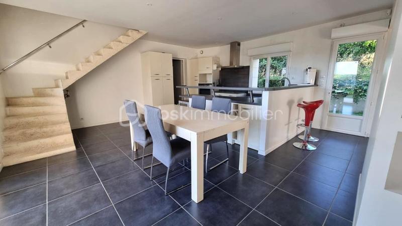 Maison traditionnelle - 180 m² - 5 pièces