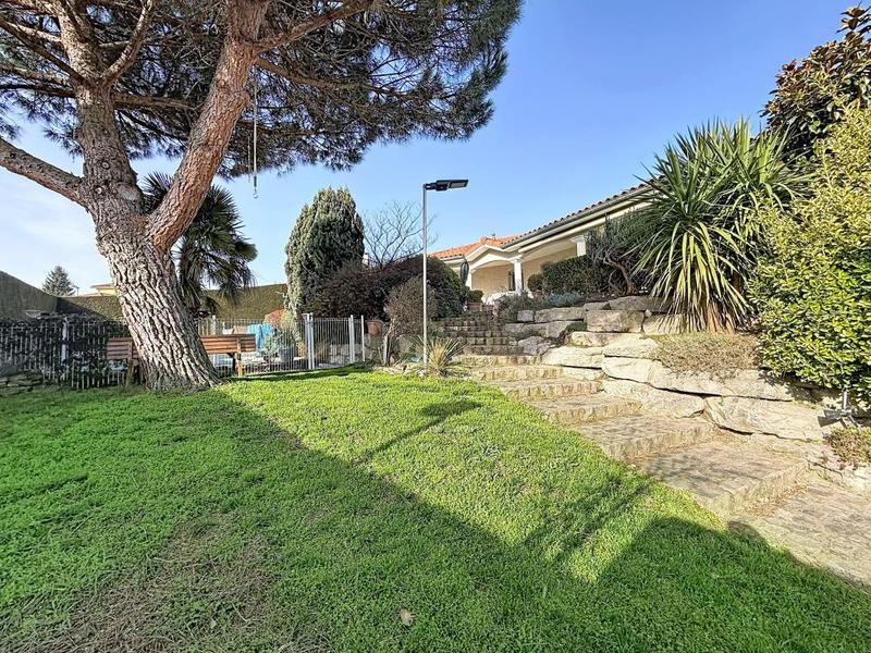 Villa - 310 m² - 5 pièces