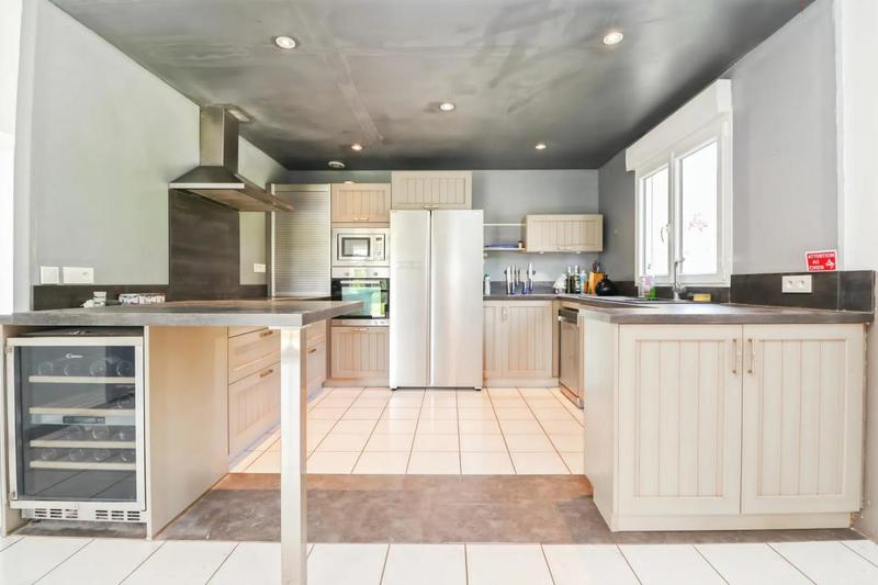 Maison - 93 m² - 4 pièces