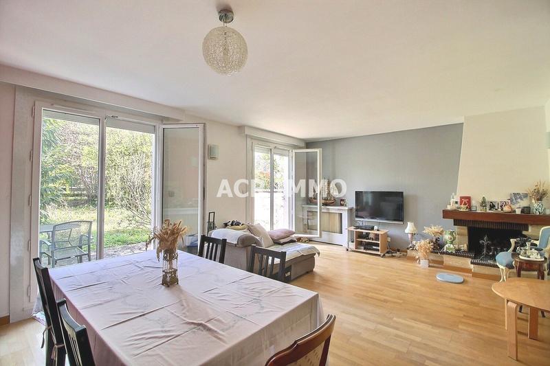 Maison - 95 m² - 5 pièces
