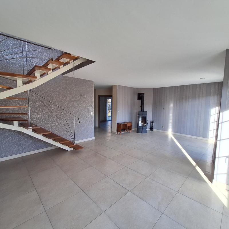 Maison - 233 m² - 8 pièces