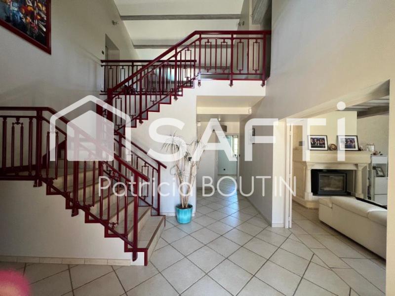 Maison - 470 m² - 12 pièces