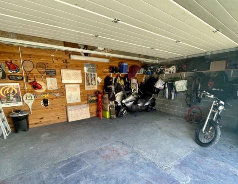 Maison - 280 m² - 11 pièces