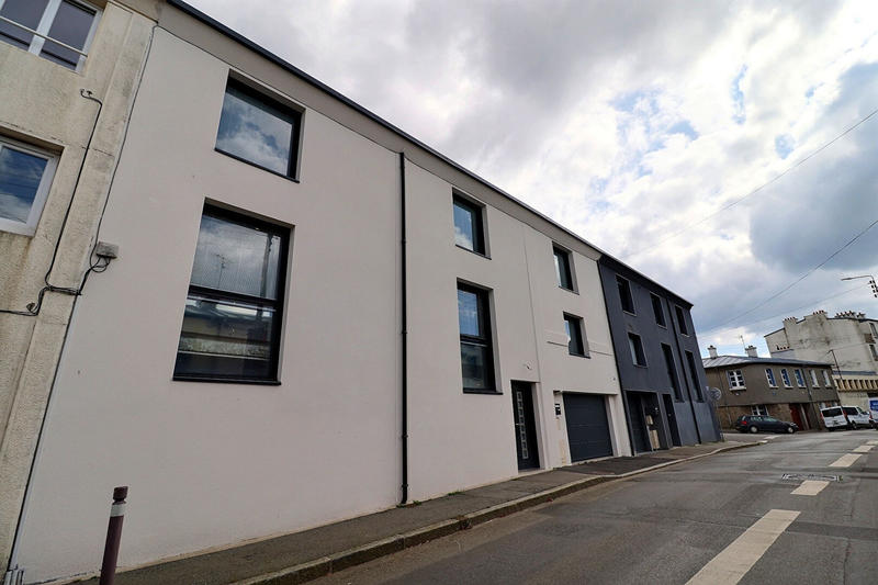 Maison - 185 m² - 6 pièces