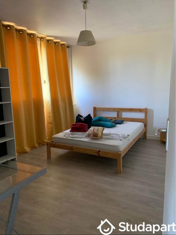 Chambre - 12 m² - 1 pièce