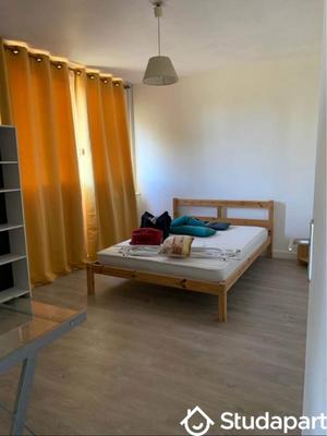 Chambre - 12 m² - 1 pièce