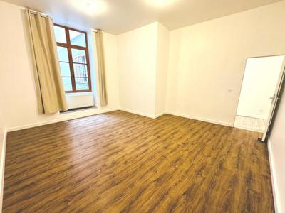Appartement - 99 m² - 3 pièces