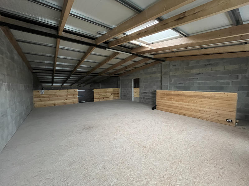 Local d'activités - 768 m²