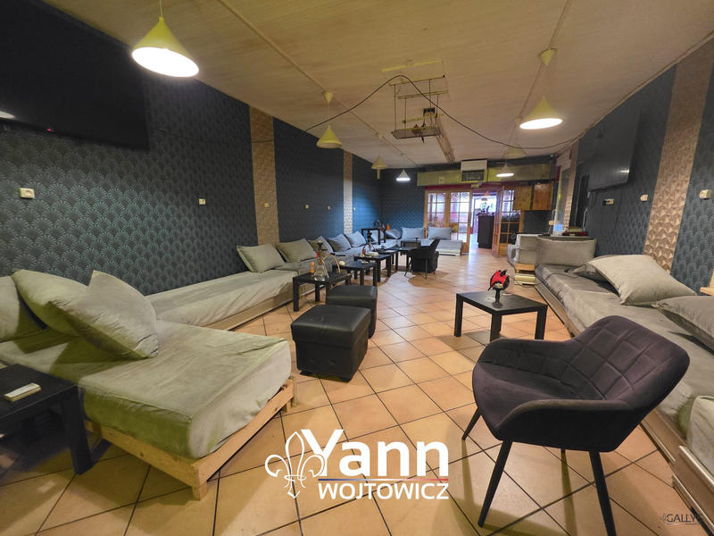 Maison - 350 m² - 11 pièces