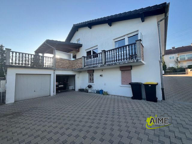 Maison - 211 m² - 7 pièces