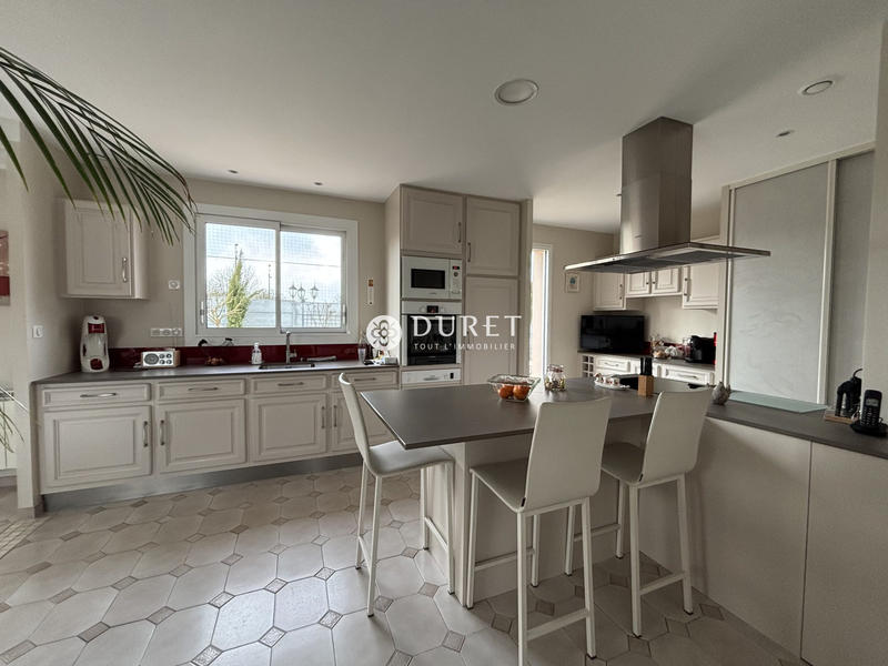 Maison - 143 m² - 8 pièces