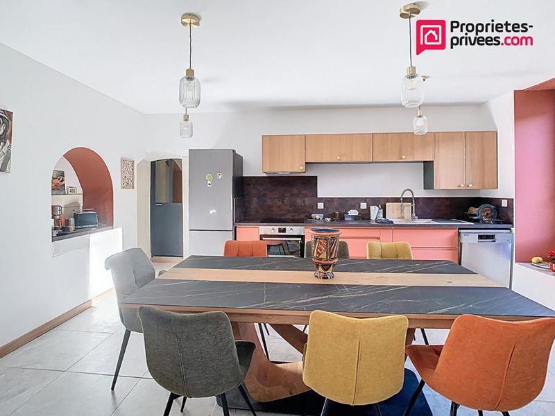 Maison - 220 m² - 8 pièces