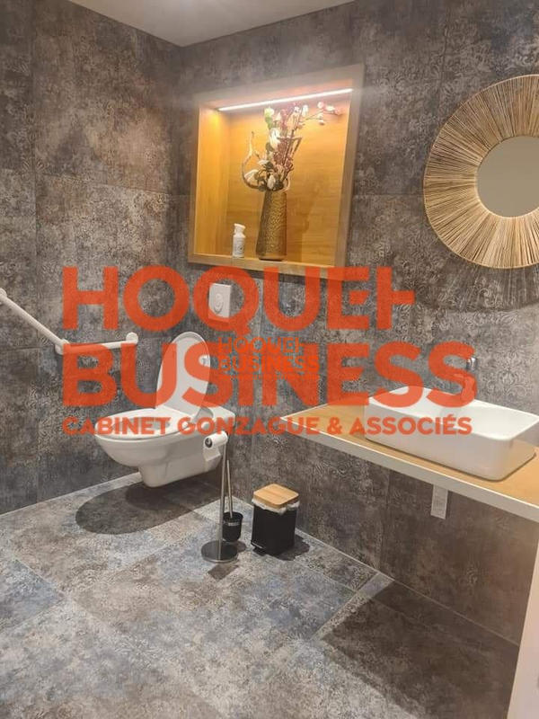 Local commercial - 194 m² - 5 pièces