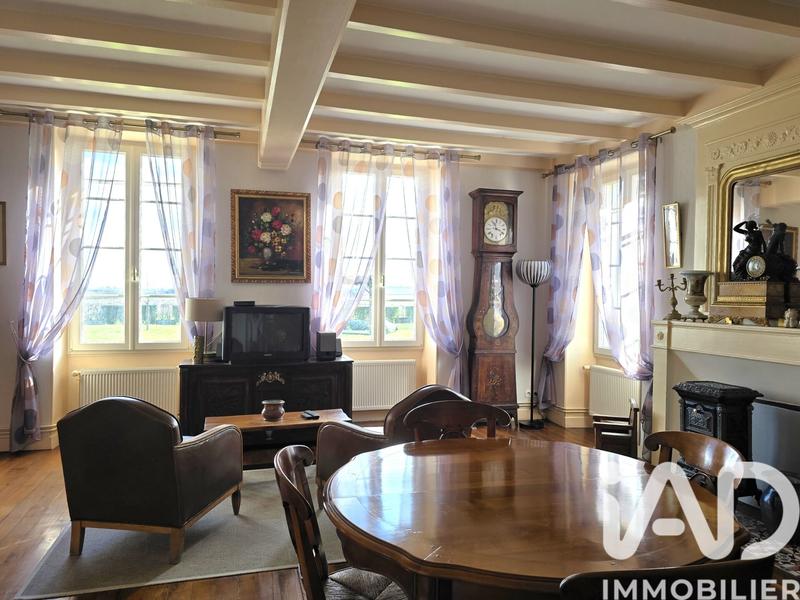 Maison - 327 m² - 10 pièces