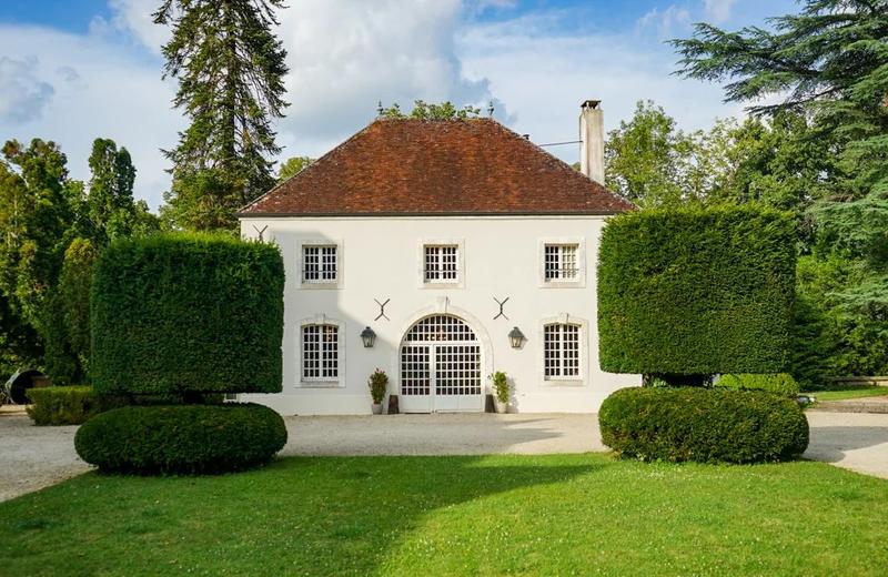 Château - 1 242 m² - 20 pièces