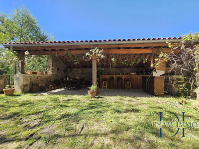 Maison - 380 m² - 7 pièces