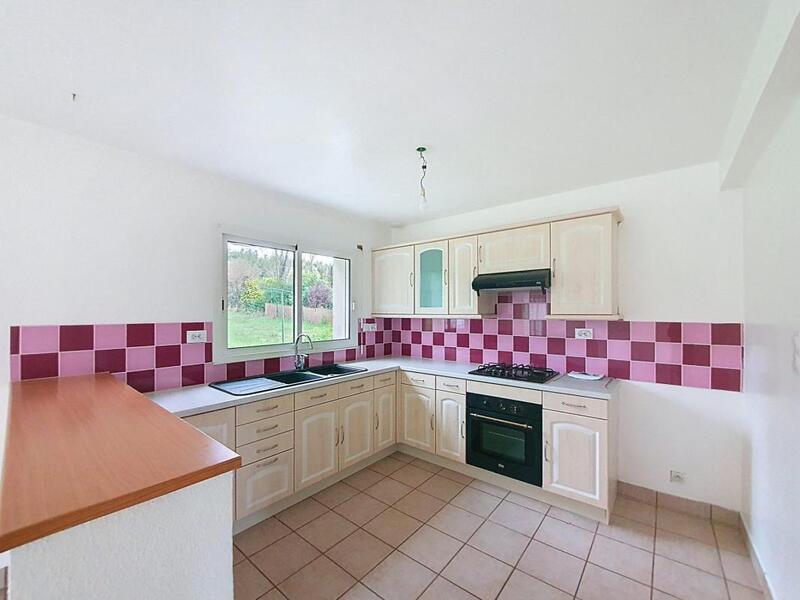 Maison - 90 m² - 5 pièces