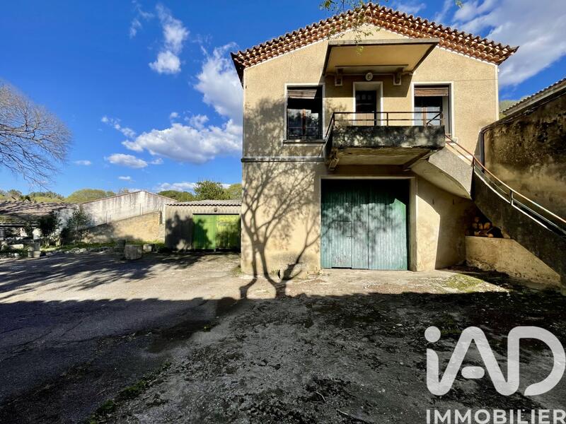 Maison - 224 m² - 2 pièces