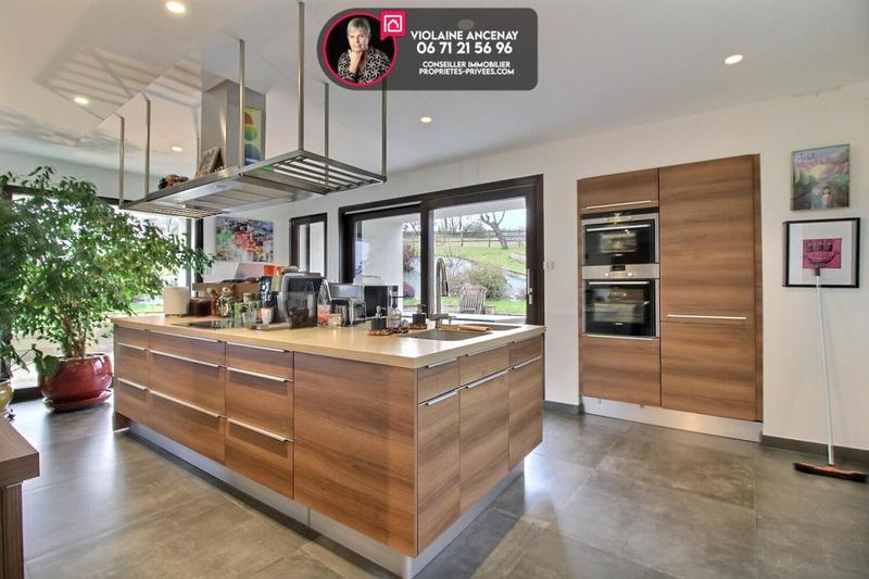 Maison - 320 m² - 7 pièces