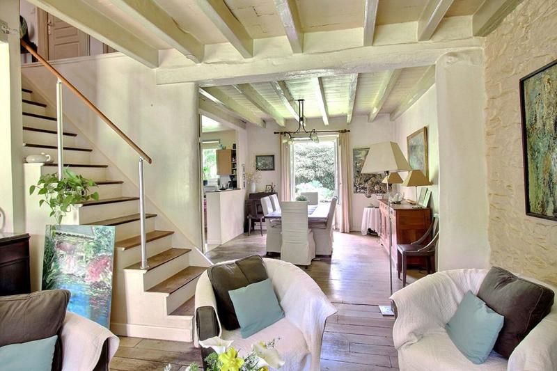 Maison - 236 m² - 6 pièces