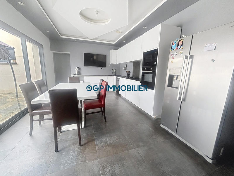 Maison traditionnelle - 150 m² - 5 pièces