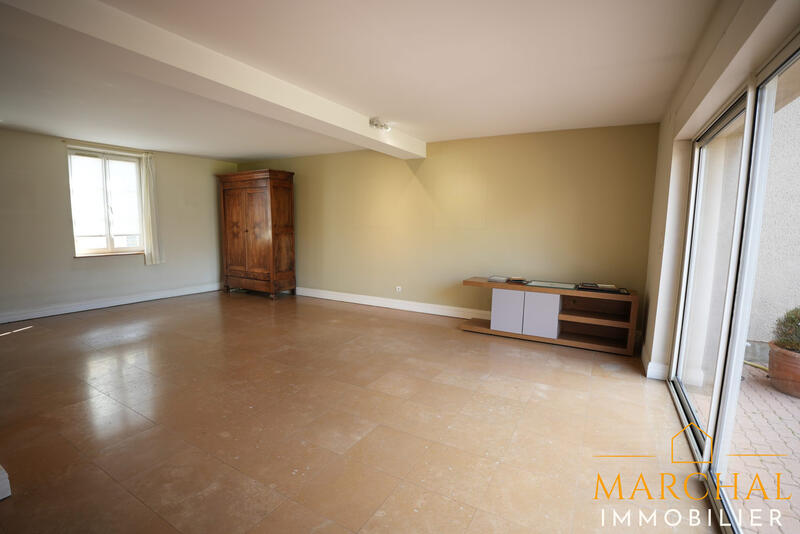 Maison - 210 m² - 8 pièces