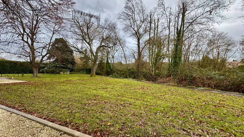 Bureau - 83 m² - 1 pièce