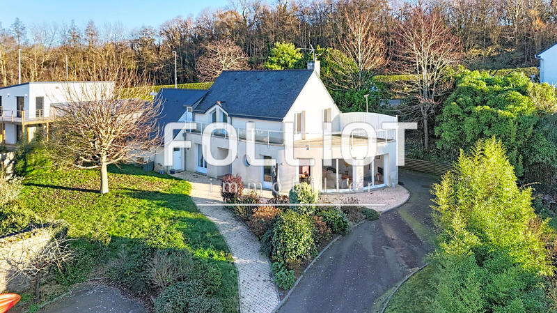 Maison - 145 m² - 9 pièces