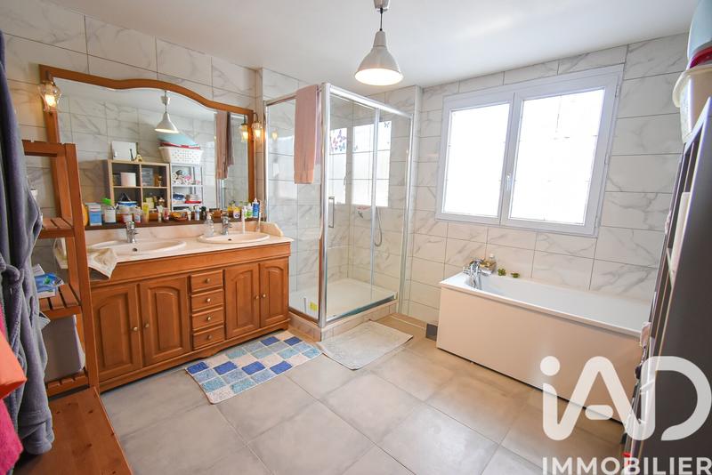 Maison - 126 m² - 8 pièces