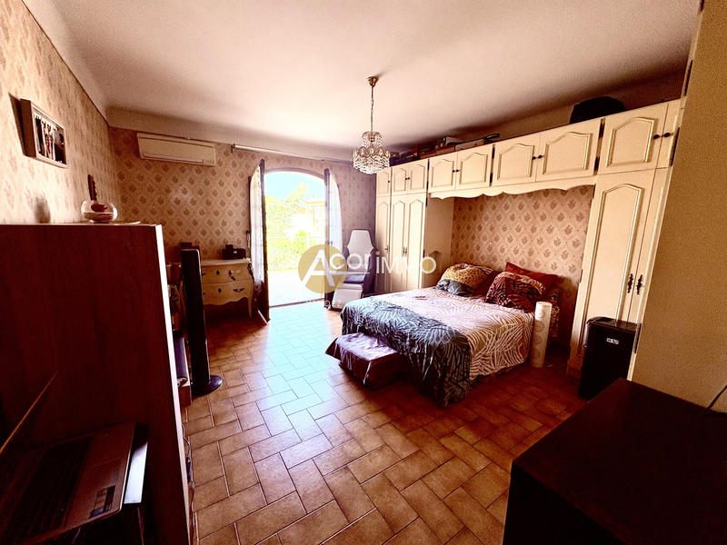 Maison - 200 m² - 6 pièces