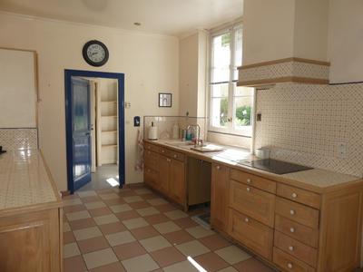 Maison - 340 m² - 6 pièces