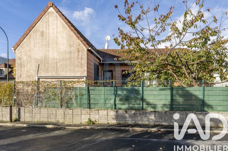 Maison - 90 m² - 5 pièces