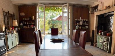 Maison - 255 m² - 5 pièces