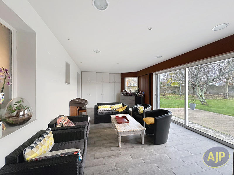 Maison - 198 m² - 8 pièces