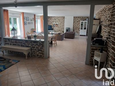Maison - 240 m² - 9 pièces