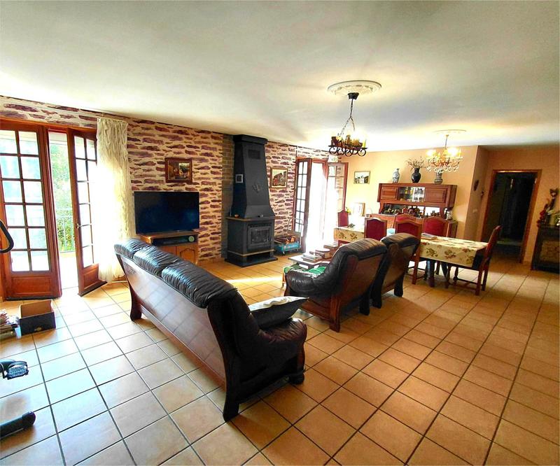 Maison - 140 m² - 5 pièces