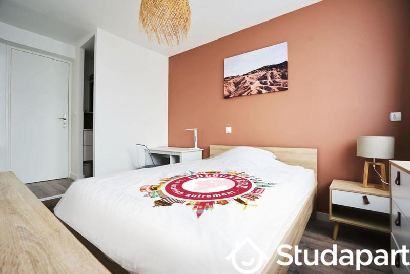 Chambre - 11 m² - 1 pièce