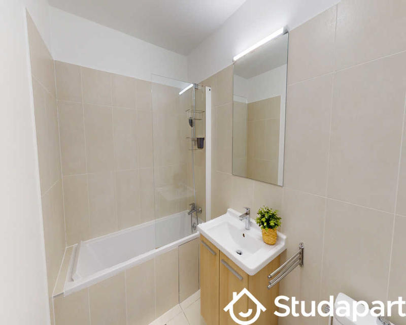 Chambre - 60 m² - 1 pièce