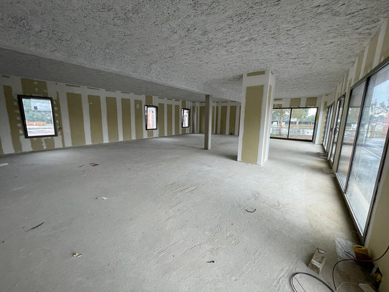 Local commercial - 192 m²