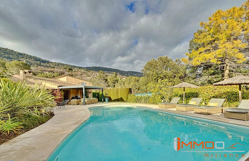 Maison - 197 m² - 6 pièces