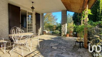 Maison - 190 m² - 8 pièces