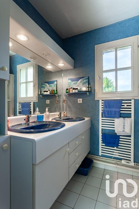 Maison - 218 m² - 8 pièces