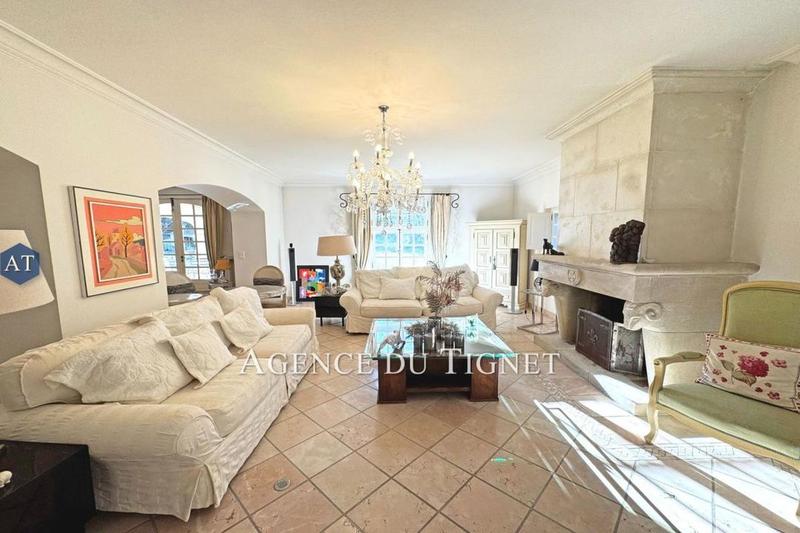 Maison traditionnelle - 251 m² - 5 pièces