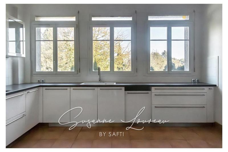 Villa - 241 m² - 8 pièces