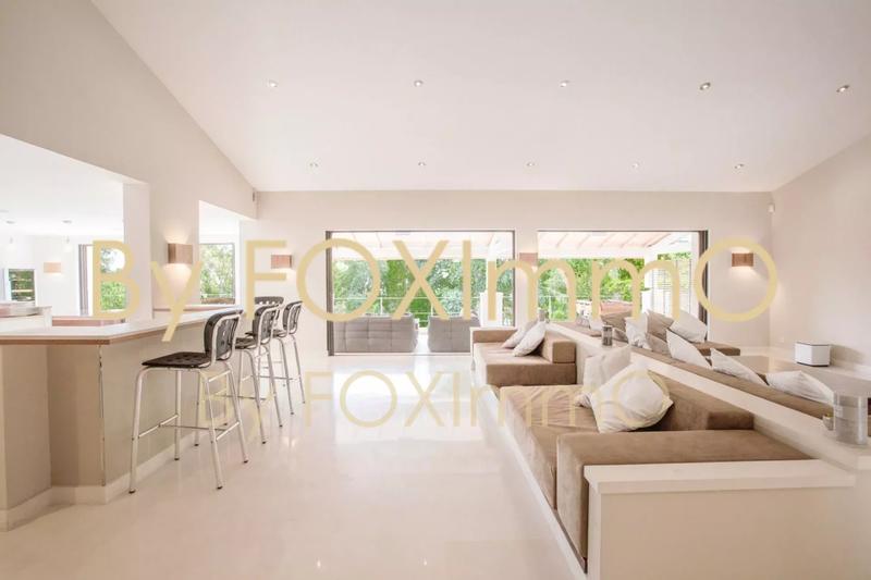 Maison - 346 m² - 7 pièces