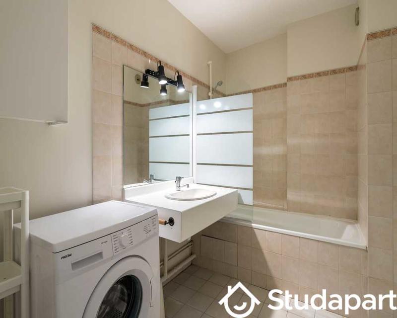 Chambre - 80 m² - 1 pièce