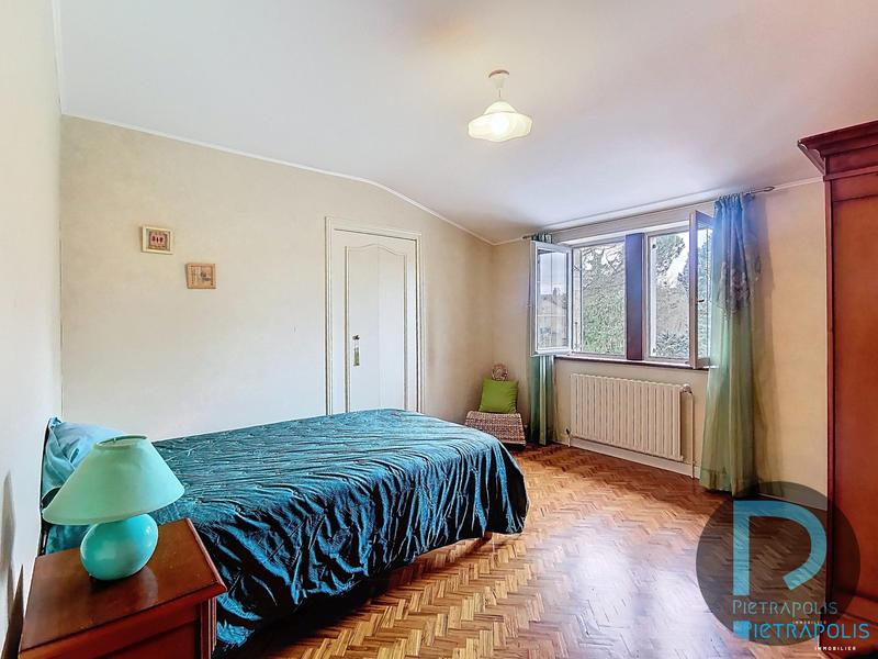 Maison - 280 m² - 9 pièces