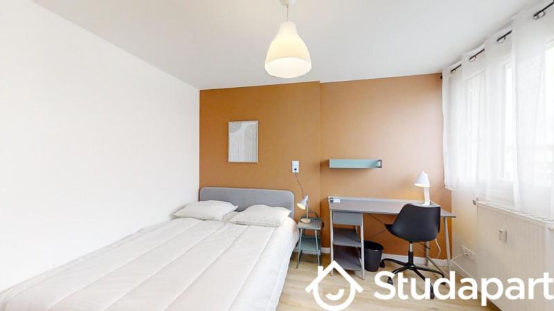 Chambre - 11 m² - 1 pièce