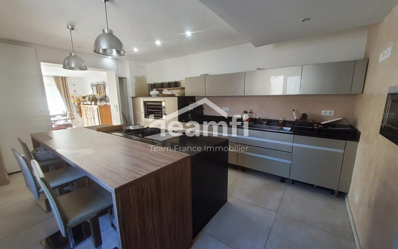 Villa - 176 m² - 6 pièces